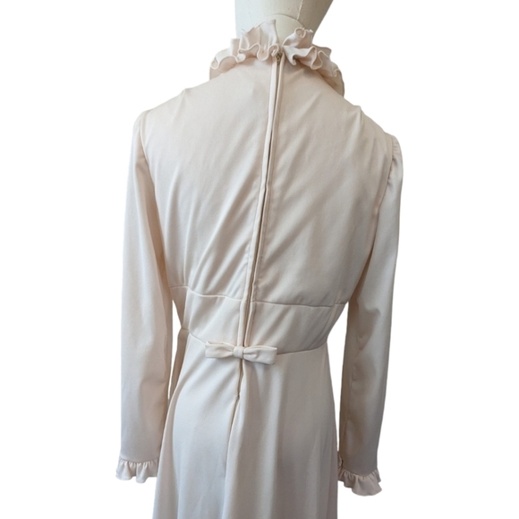 Vintage 70s Lorrie Deb Prairie Ruffle Wedding Gown - Picture 8 of 16